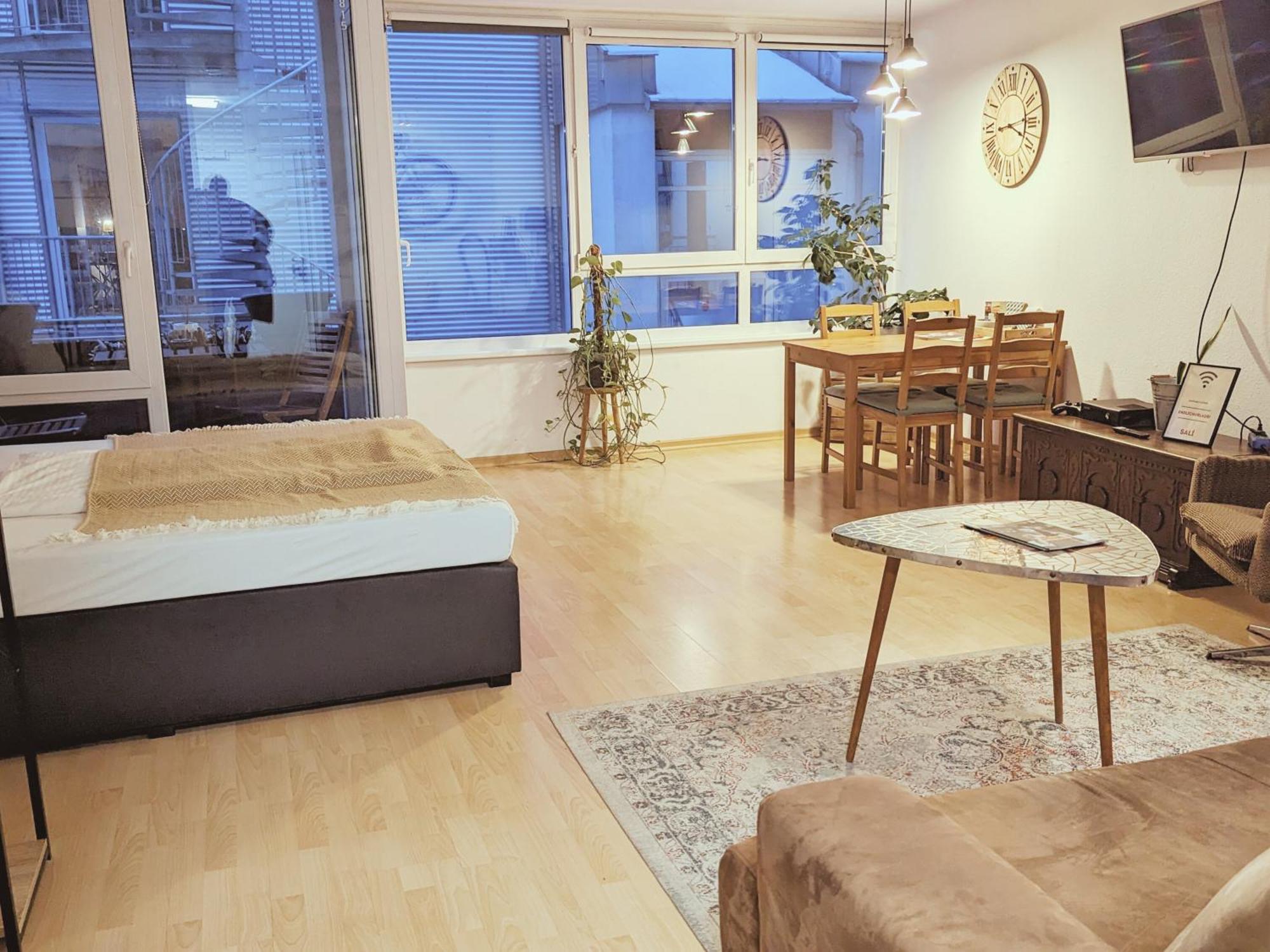 Zentrale - Ferienwohnung Am Thomaskirchhof ไลป์ซิก ภายนอก รูปภาพ